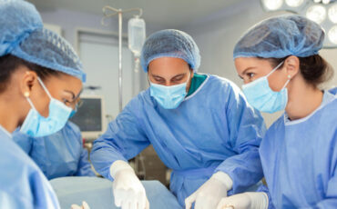 Imagem em Destaque - Curso prático de cirurgia íntima feminina para médicos: capacitação completa com técnicas atualizadas e treinamento hands-on